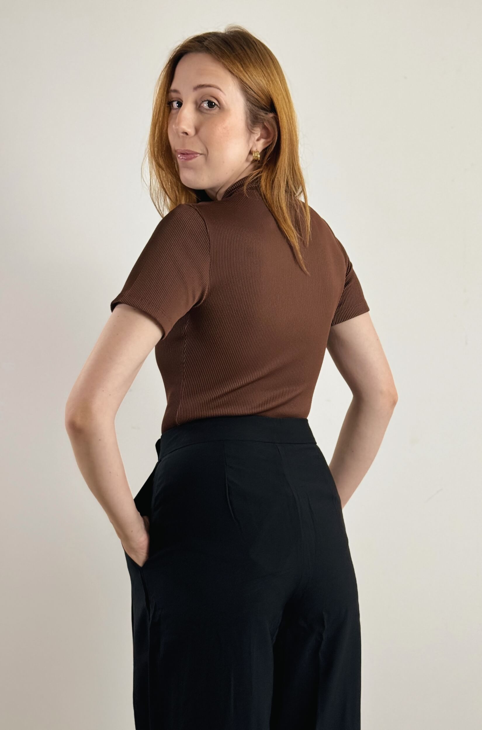 Body Canelado Feminino Gola com Ziper Marrom