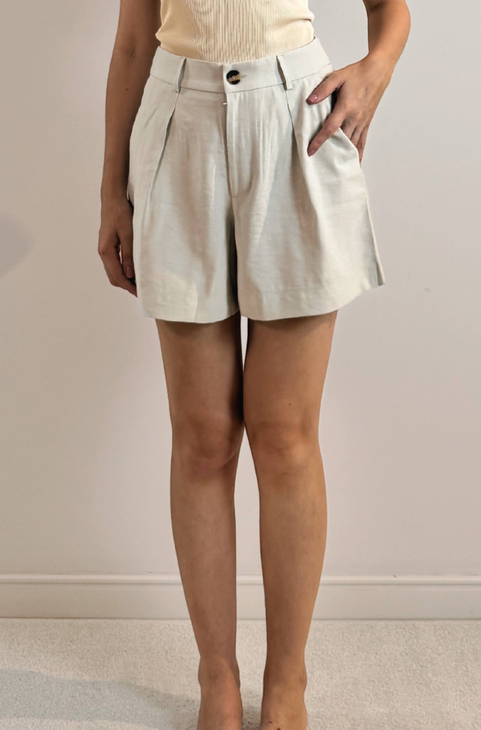 Shorts Alfaiataria Feminino Branco Gelo