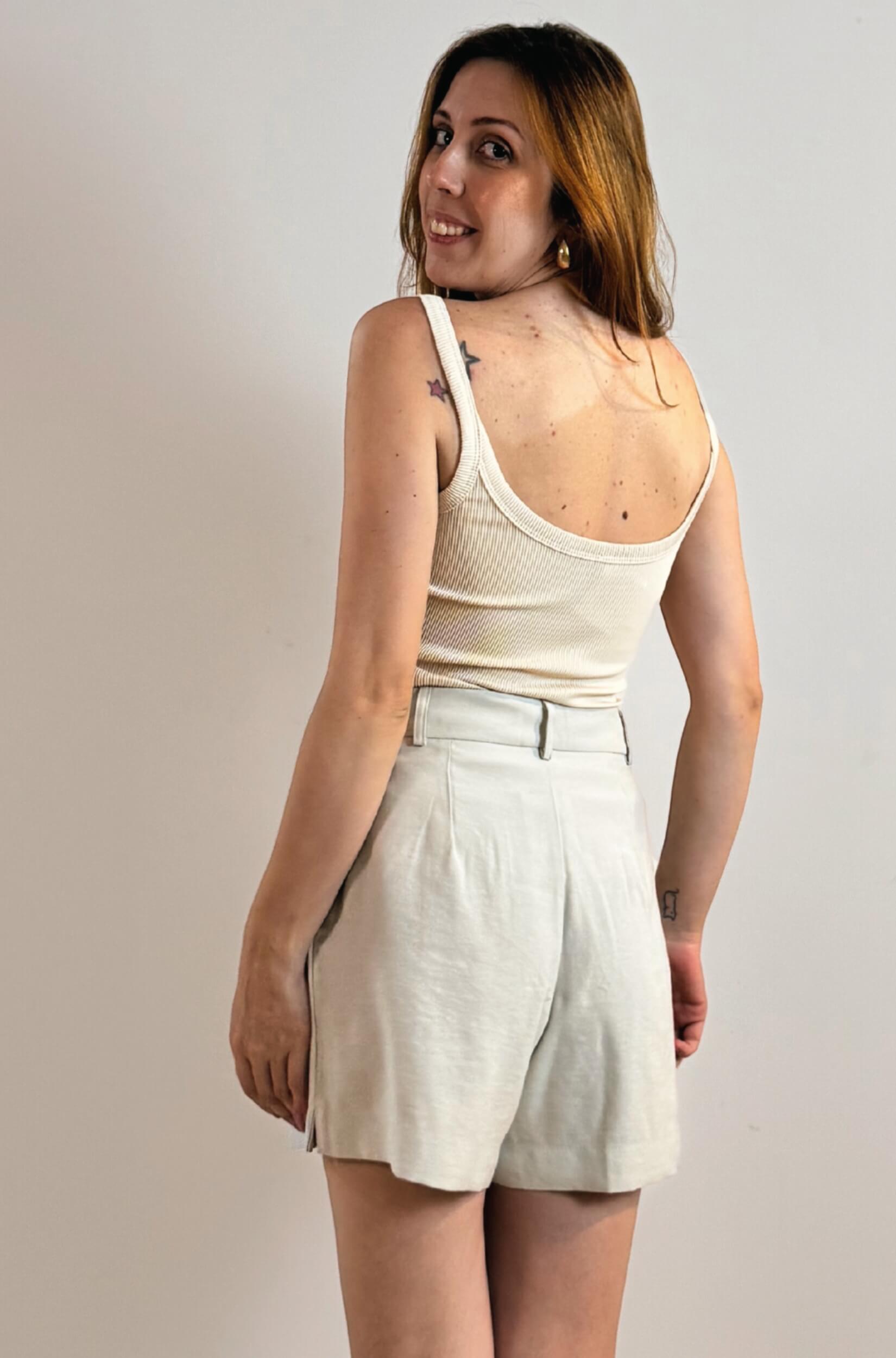Shorts Alfaiataria Feminino Branco Gelo