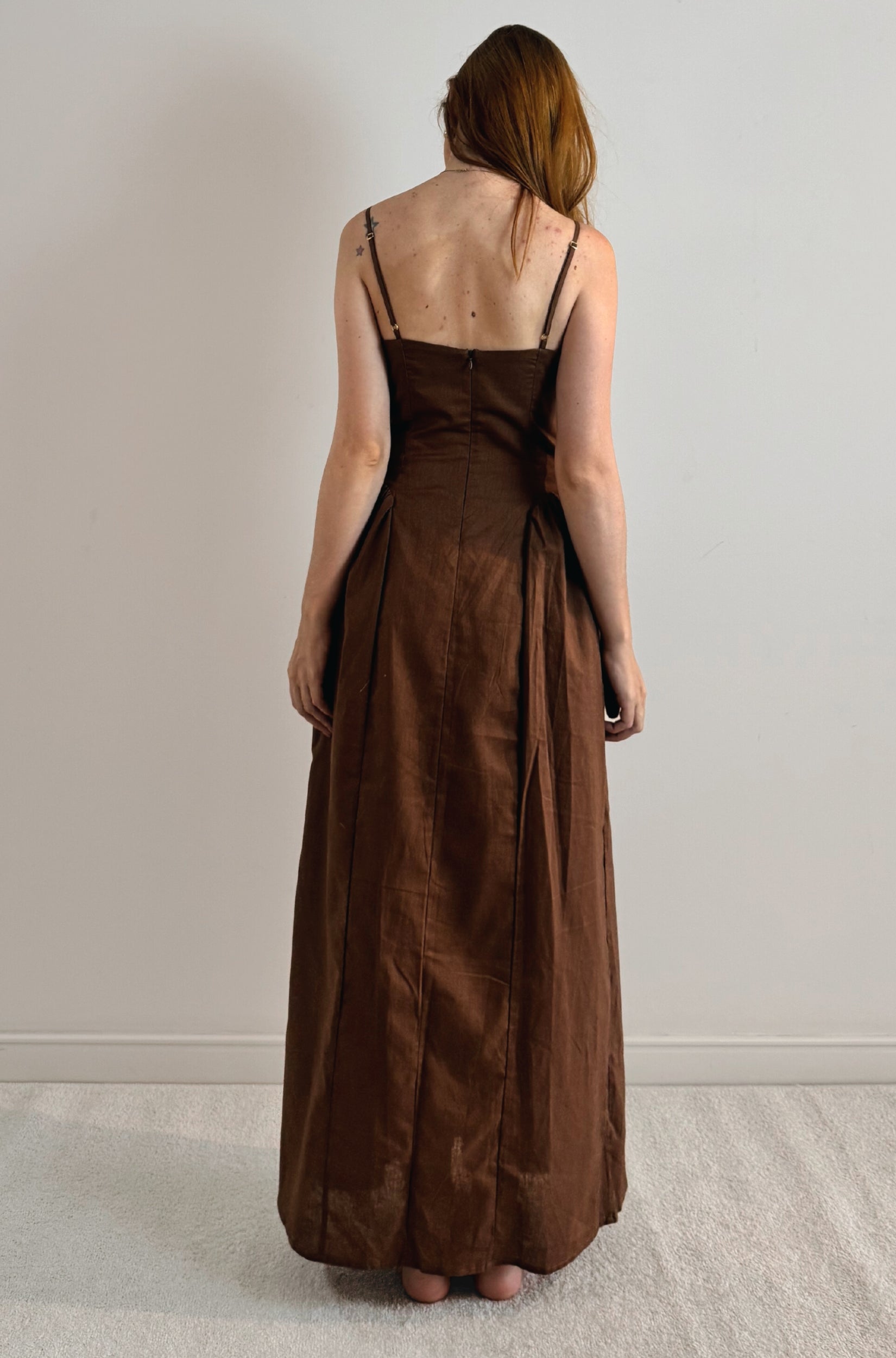 Vestido Longo em Linho Feminino Marrom