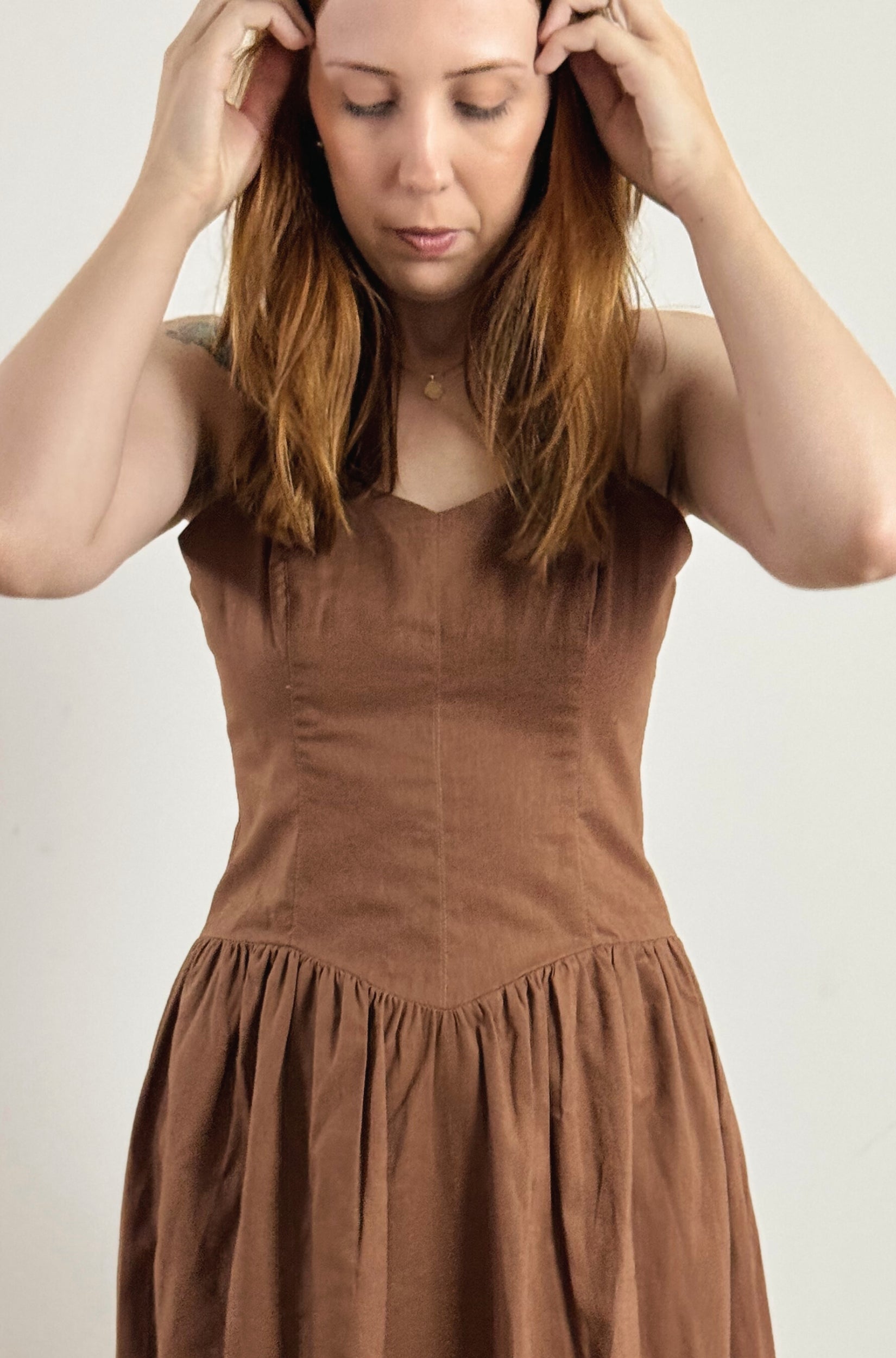 Vestido Longo em Linho Feminino Marrom