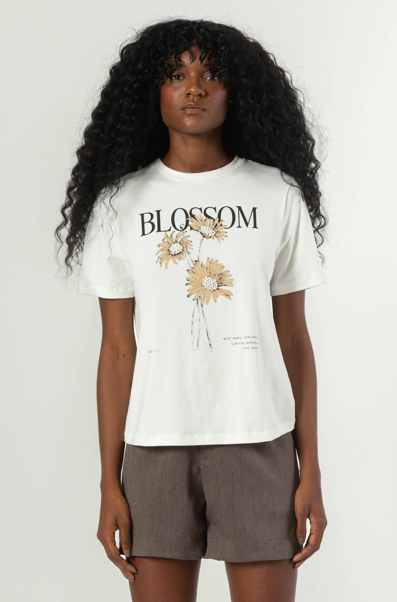 Camiseta Estampada Feminina Branca Blossom